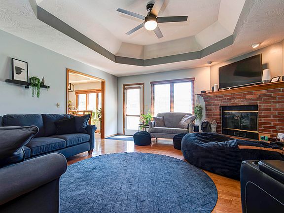 3rd image of 514 S Farm Road 193