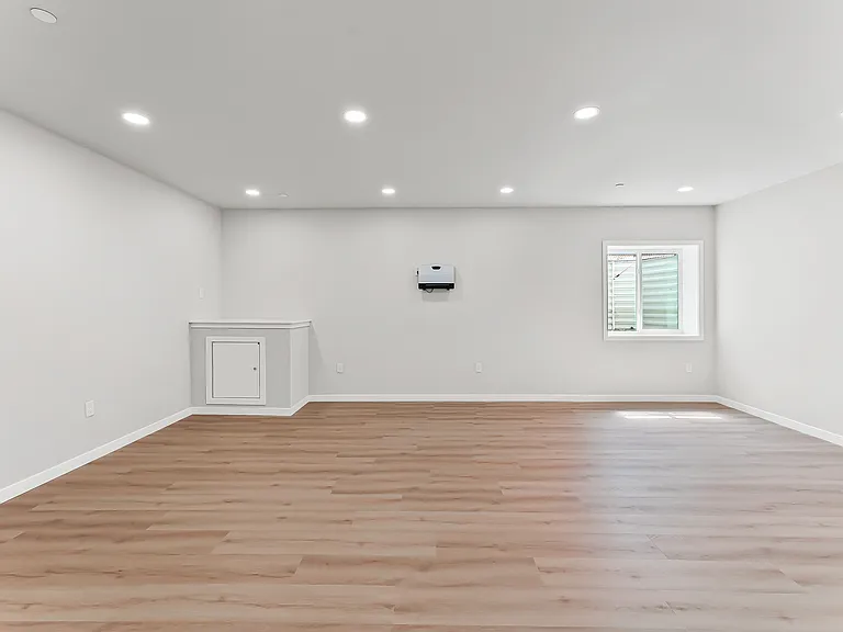 178 Kennedy Dr — Photo 26