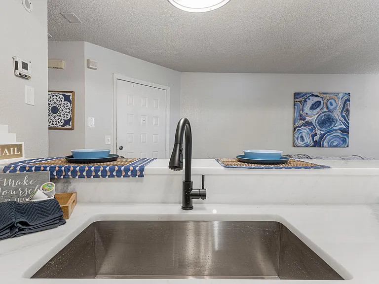 1207 S Quaker Ave #110 — Photo 17