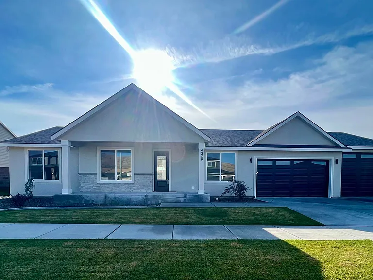 4369 Lolo Way — Photo 1