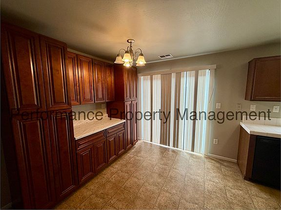4th image of 719 Kyra Ave