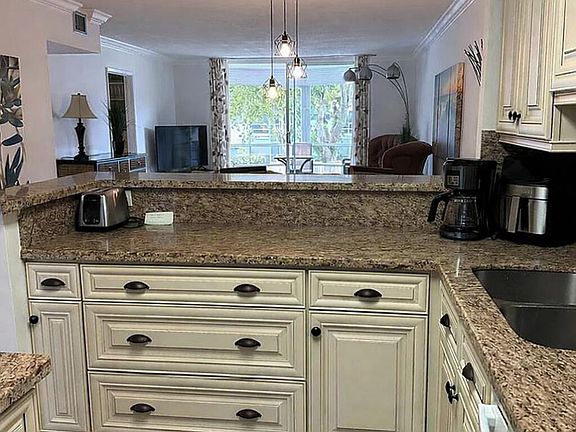 3rd image of 400 SE 10th Street #202