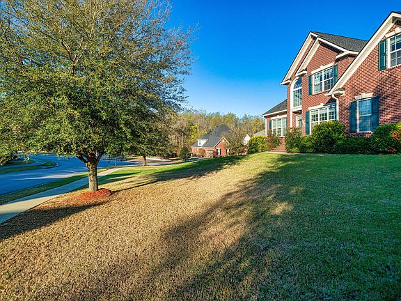 2nd image of 242 Dorset Drive
