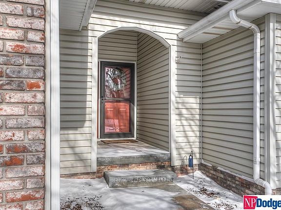 2nd image of 21804 Crestline Cir