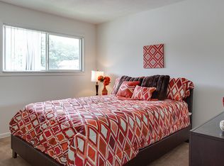 1732 Valley Rd, Champaign, IL 61820