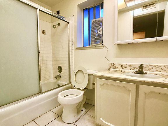 3rd image of 1414 Essex Way APT 3