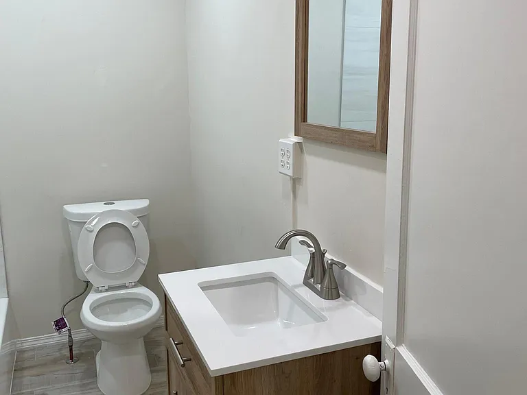 311 Stanford Dr SE — Photo 9
