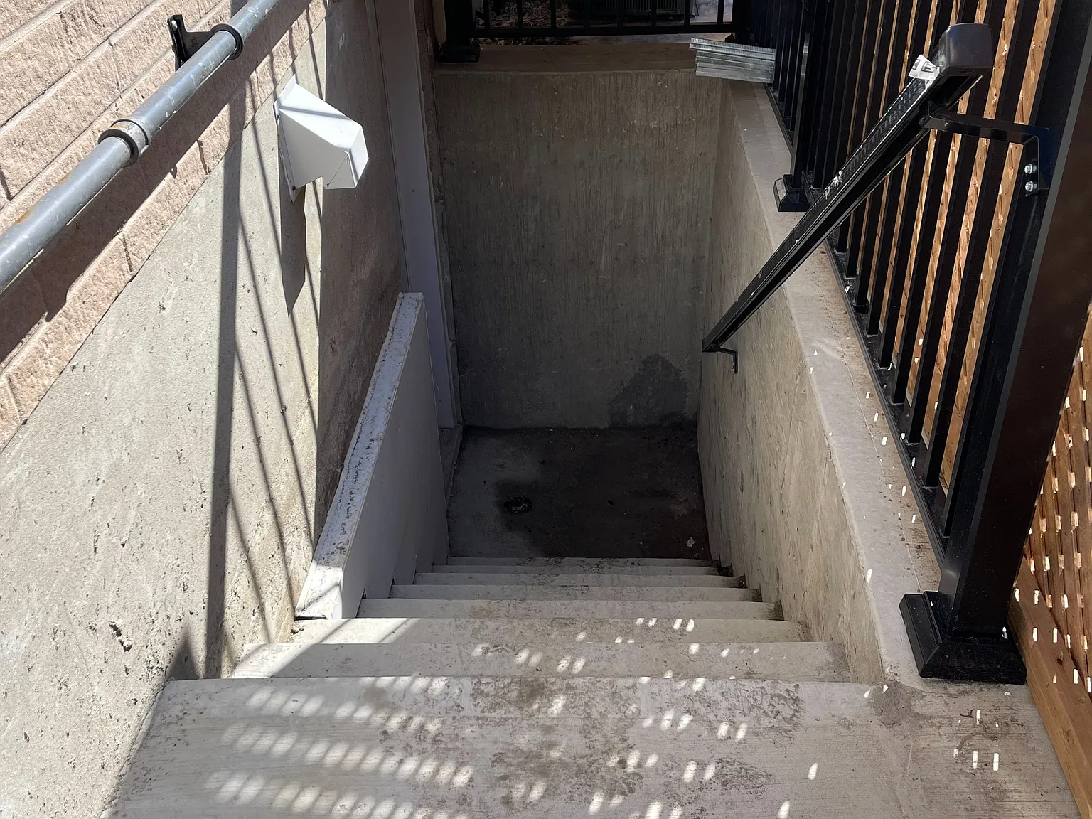 Studio, $1,300 — Photo 2