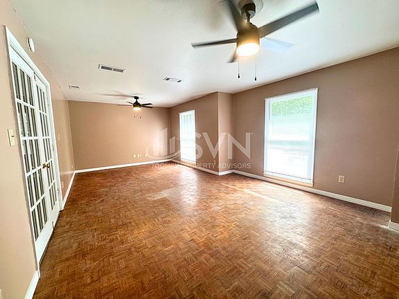 3rd image of 313 Vanderbilt Dr