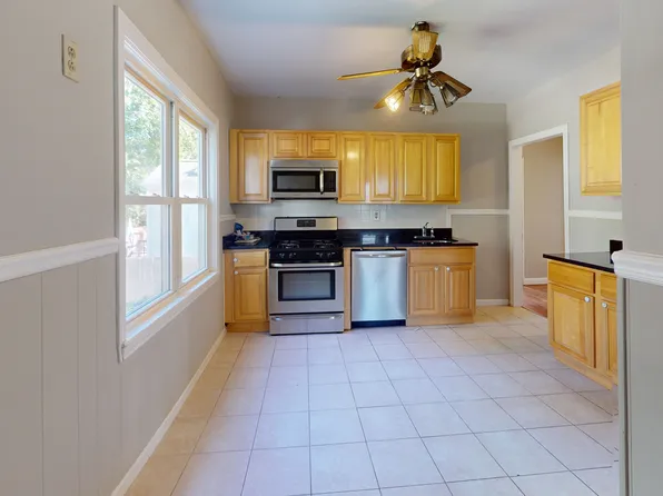 48 Oak St., Unit 2, Dedham, MA 02026