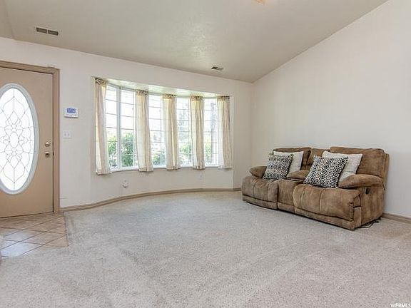 3rd image of 1567 N Trinnaman Ln