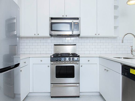 4th image of 43 W 16th St APT 11E