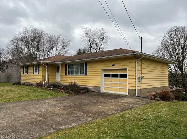 731 W North Ave, East Palestine, OH 44413