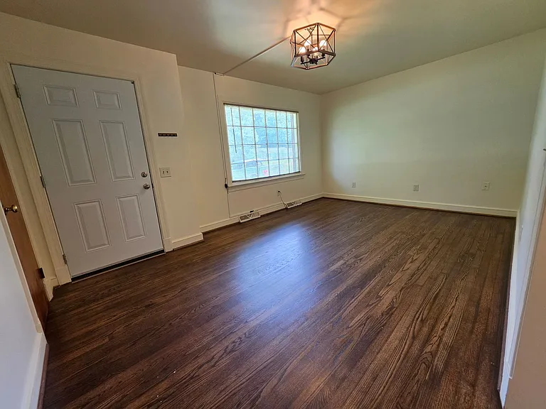 318 Jasper Ln — Photo 19