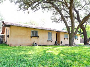 100 Barry St, Uvalde, TX 78801