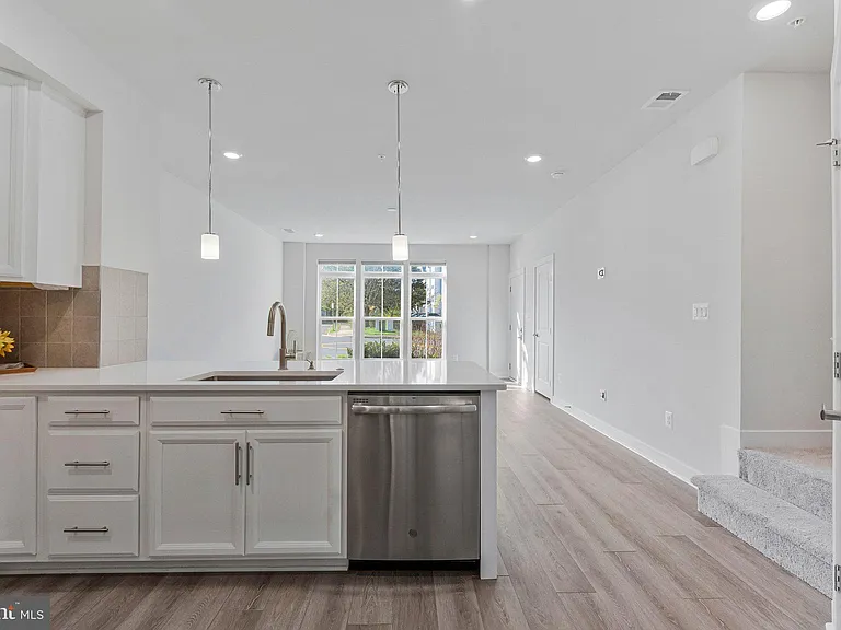 13270 Woodland Park Rd #3J — Photo 9