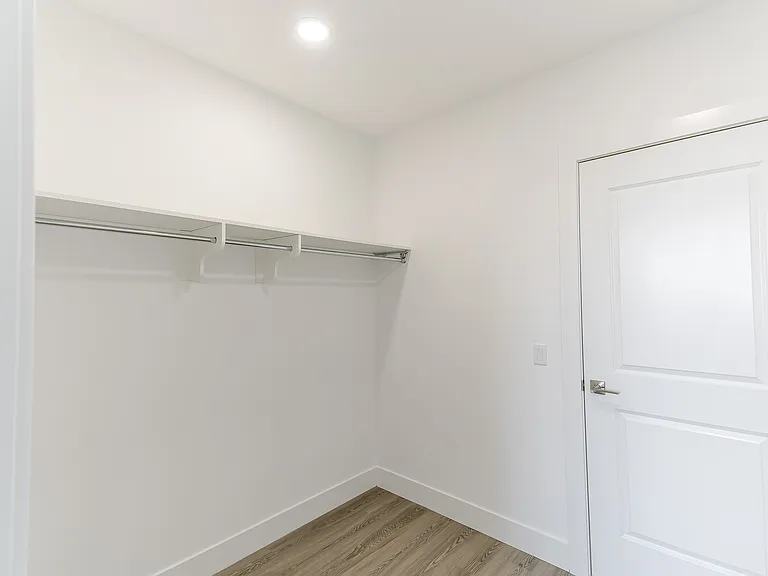 The Central — Photo 12