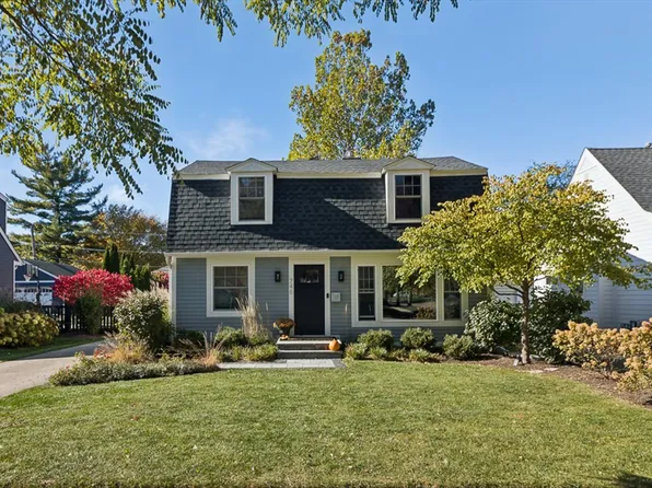 746 N Pine Ave, Arlington Heights, IL 60004