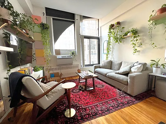 Rented by City Connections Realty | media 4