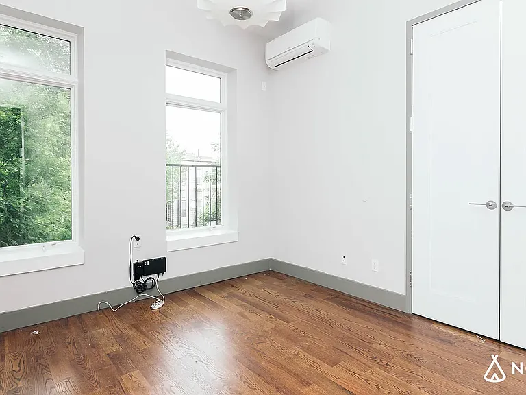 169 N 7th St #2L — Photo 7