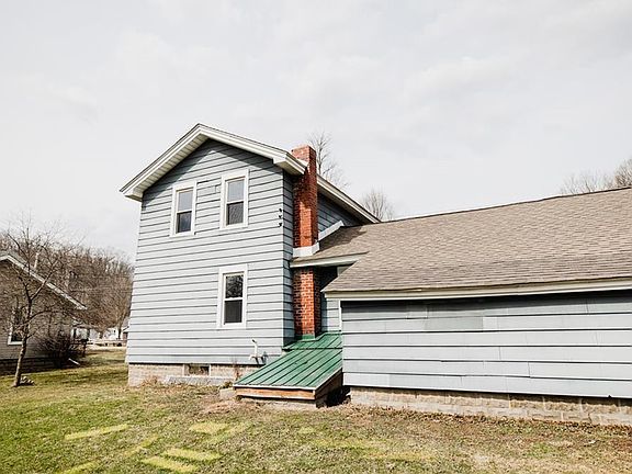 3rd image of 46 Waterford St