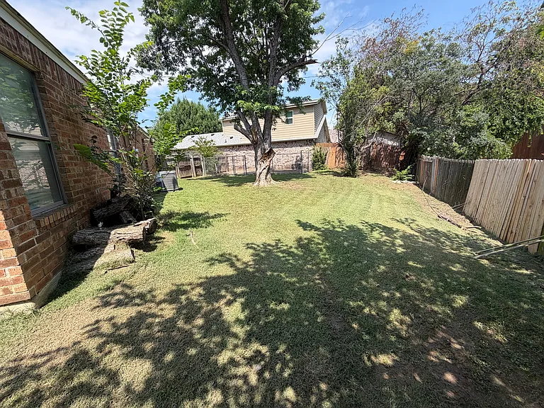222 Lydia Cir — Photo 13
