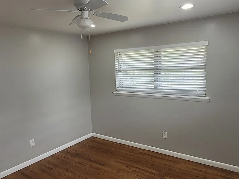 504 N Blvd — Photo 21