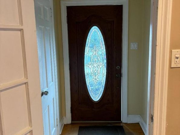 521 Pleasant Valley Way