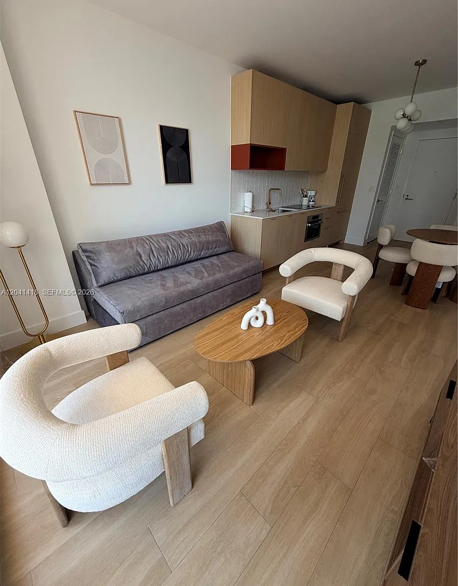 1 bed, $4,800 — Photo 2