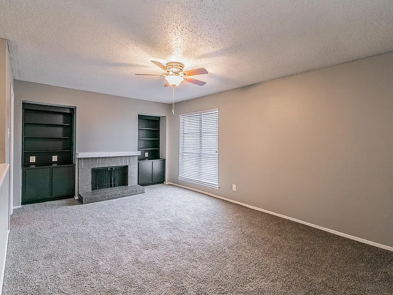Station 121 at Town Center Apartments — Photo 154