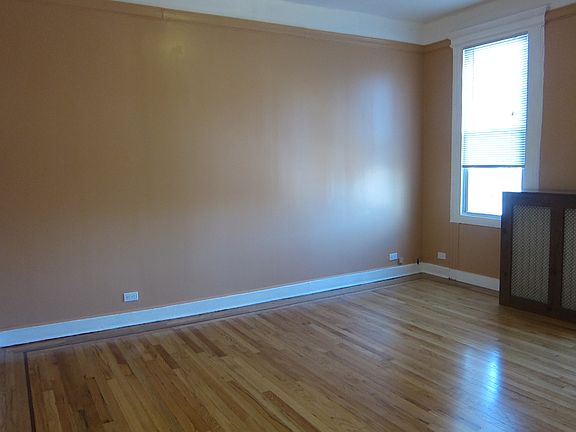 3rd image of 2523 44th St #1