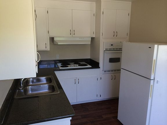 5th image of 2275 Royal Dr APT 6
