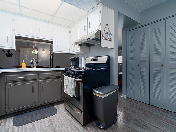 3rd image of 5640 W 103rd St APT 101