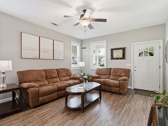 3rd image of 505 W D Ave
