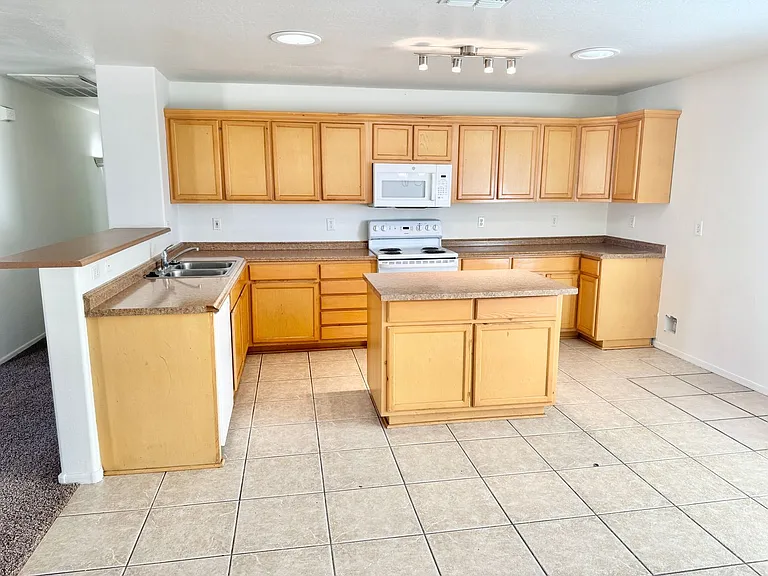 2106 W Alta Vista Rd — Photo 13