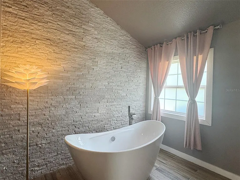 824 Palm Cove Dr — Photo 27