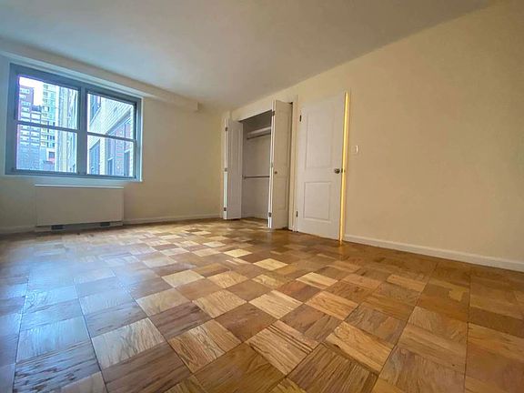 4th image of 250 E 63rd St APT 412
