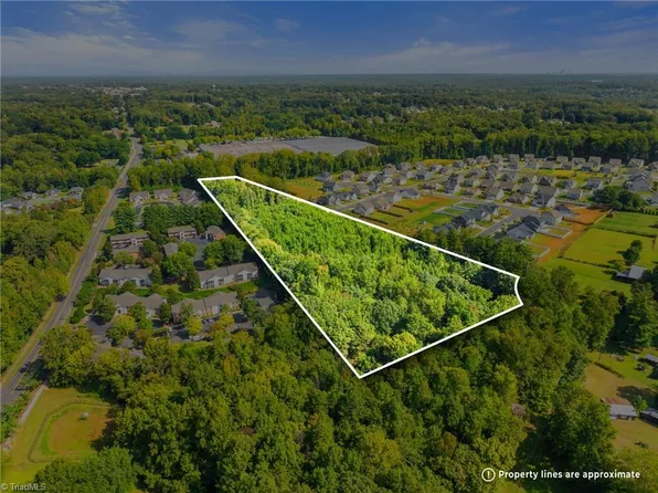 5245 Quail Forest Dr, Clemmons, NC 27012