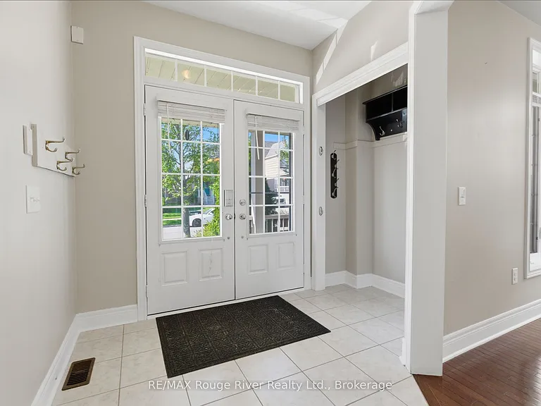 138 Kersey Cres — Photo 2