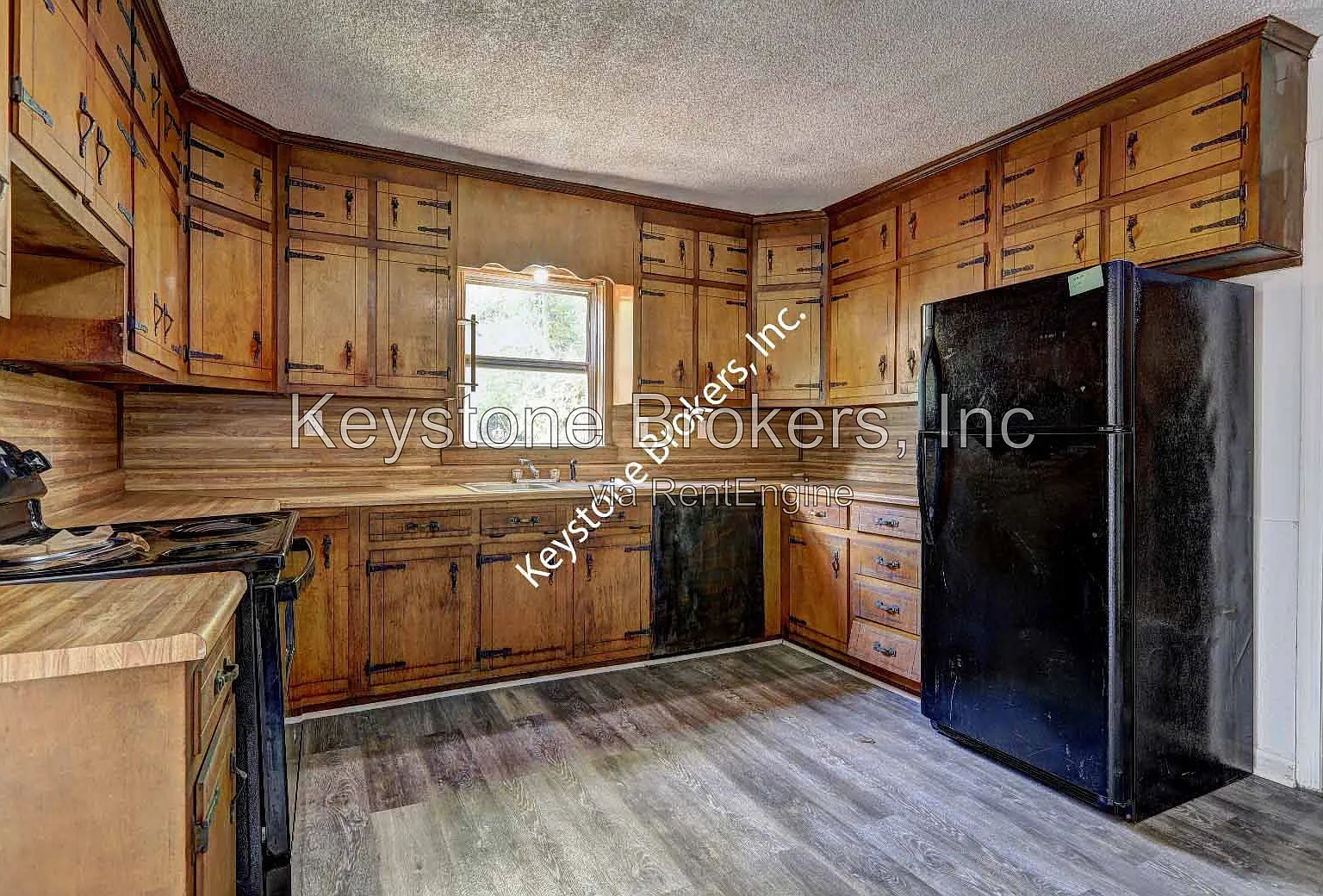 3 bed, 2.0 bath, 1645 sqft, $1,025 — Photo 4
