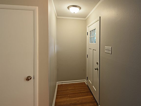 2nd image of 1735 Cornelia Ln