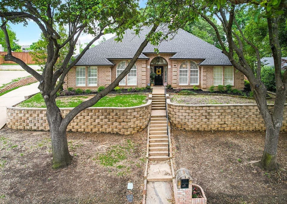 1st image of 2307 Eagle Park Ln