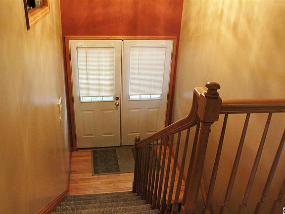 Open Foyer w/ HW Floor