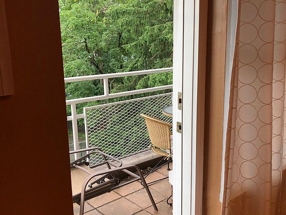 5th image of 4727 Little Neck Pkwy APT 4A