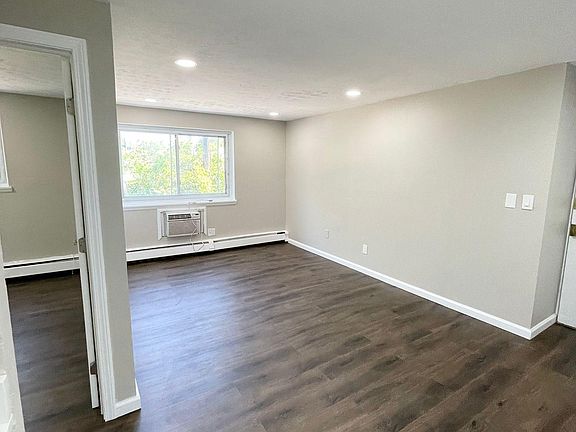 5th image of 3118 W 14th St APT 302