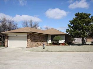 1749 Lionsgate Cir, Bethany, OK 73008