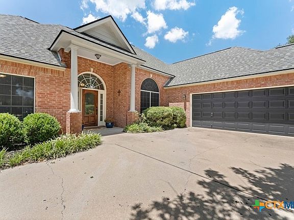 3rd image of 304 Cypress Springs Dr