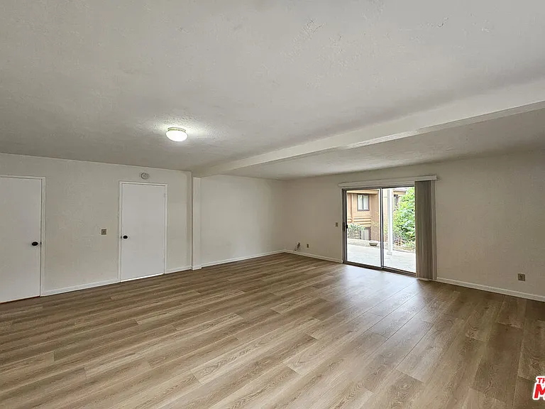2251 Maurice Ave — Photo 10
