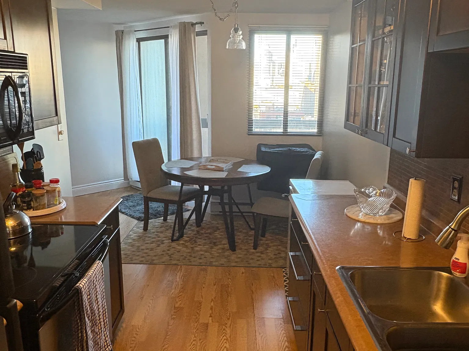 1 bed, 650 sqft, $1,700 — Photo 4