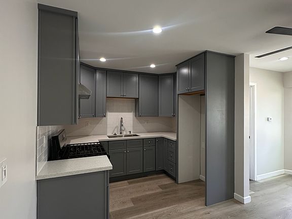 3rd image of 05-1007 E Ocean Blvd #5